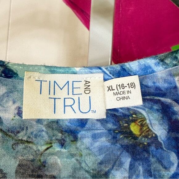 Time & Tru, Glitzy Floral and Stripes Blouse Ruffle Hem. Size XL. Excellent cond - Picture 3 of 6
